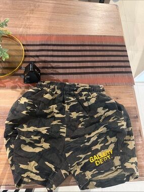 Gallery Dept Camouflage Athletic Shorts in Green and Tan